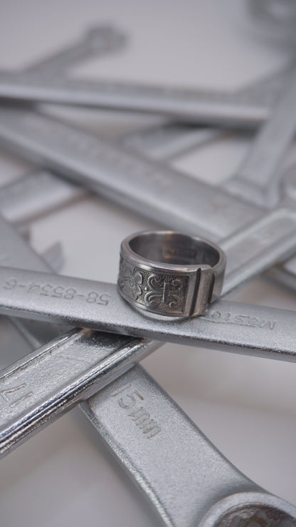 Bague recyclée #9 (tailles: 7.5)